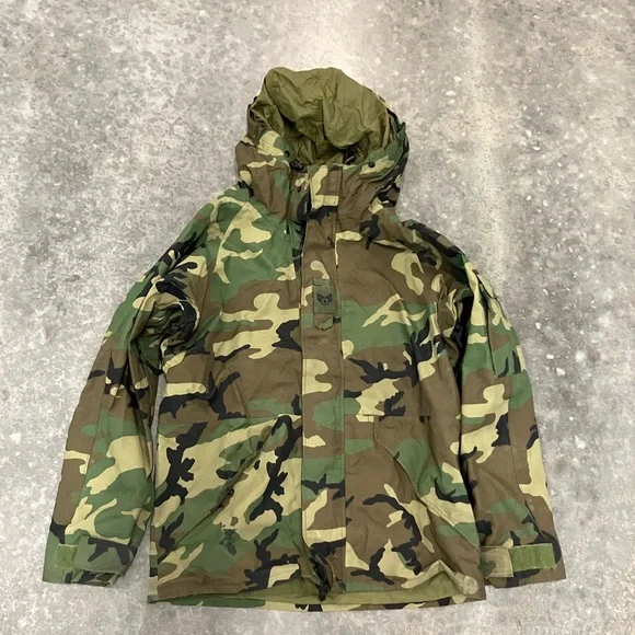 US Military Cold Weather Woodland
Camouflage Parka Rain Coat Jacket Medium - Picture 1 of 4